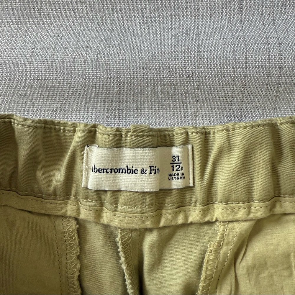 Abercrombie & Fitch Olive Green High-Waisted Pants - Picture 4 of 10